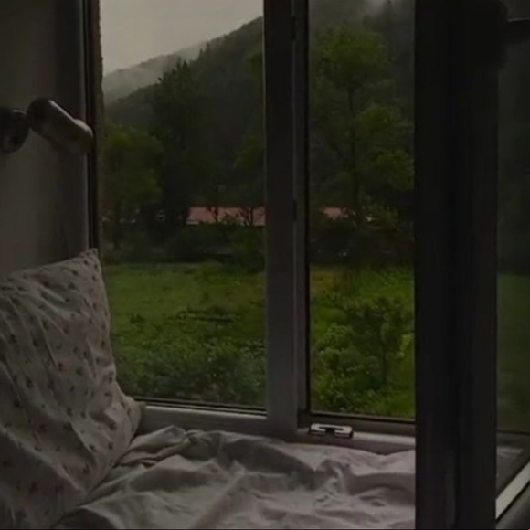 Meet your Posher, Anastasia - Picture 1 of 1